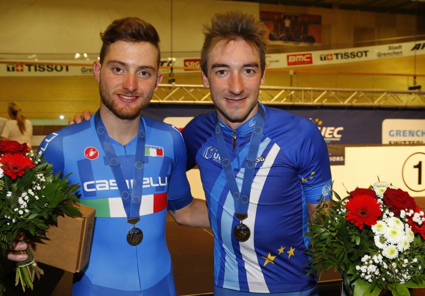 Simone Consonni e Elia Viviani, le prime due medaglie azzurre in questo Europeo. I due domenica 18 sono impegnati nell&#39;americana. Bettini